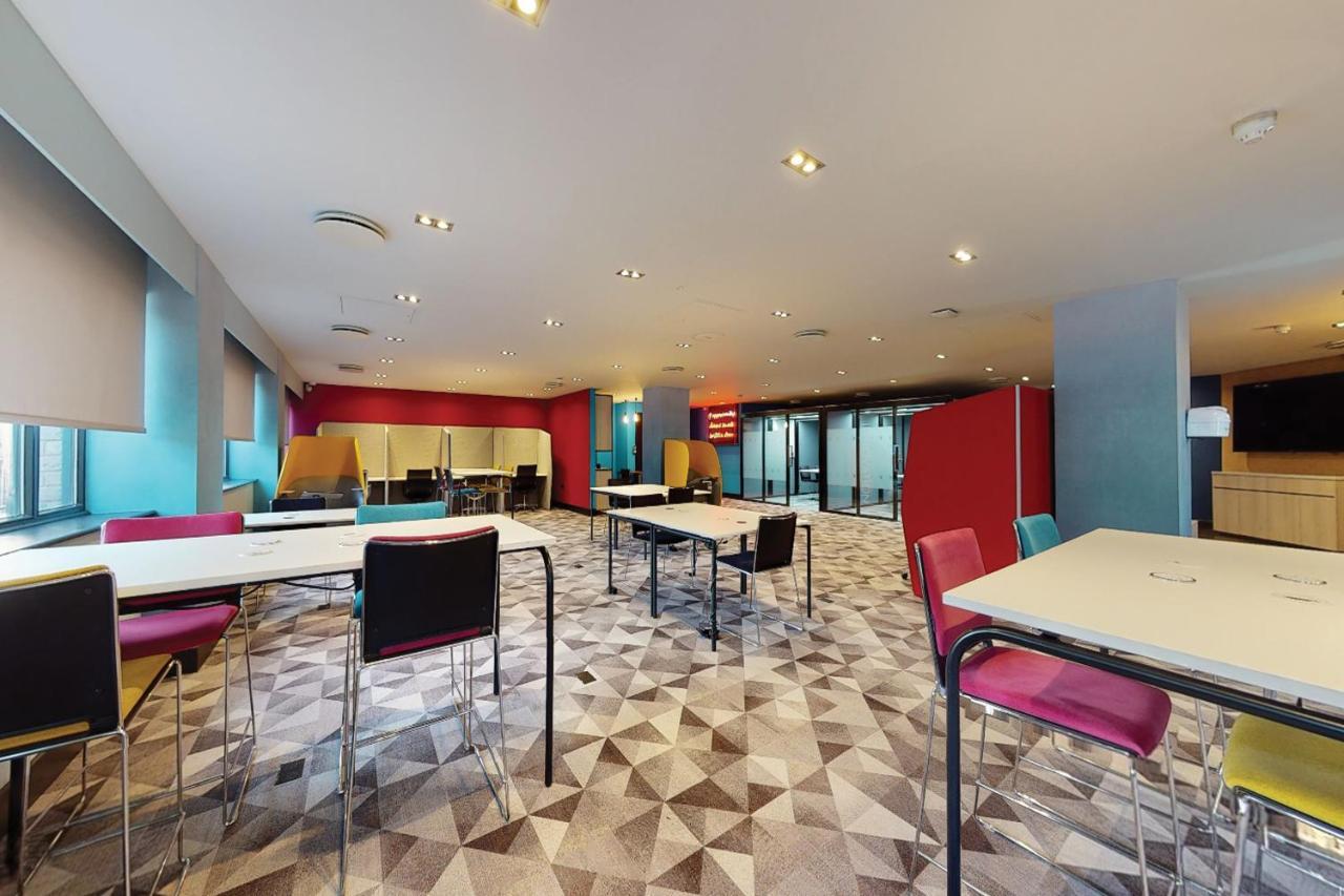Village Hotel Leeds North מראה חיצוני תמונה