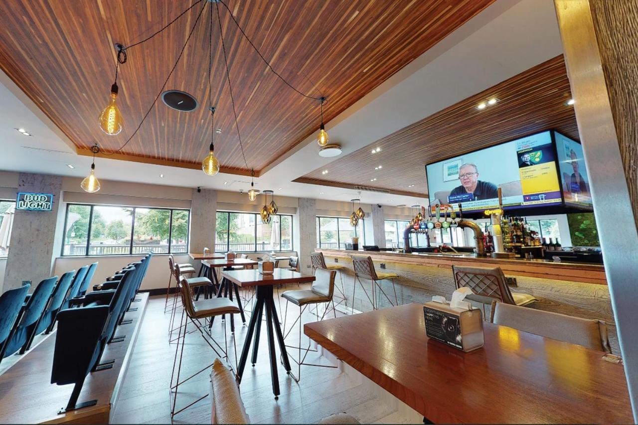 Village Hotel Leeds North מראה חיצוני תמונה