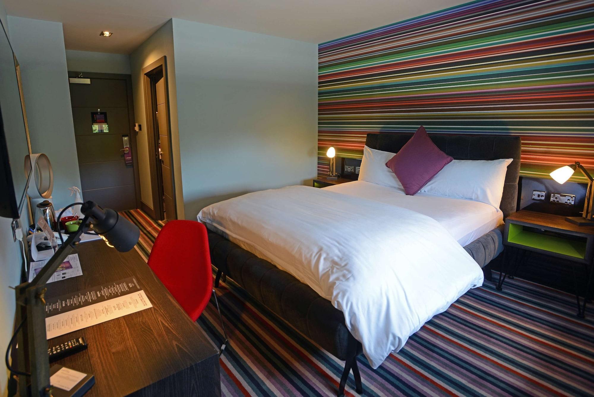 Village Hotel Leeds North מראה חיצוני תמונה