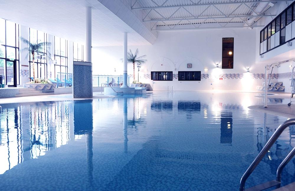 Village Hotel Leeds North מראה חיצוני תמונה