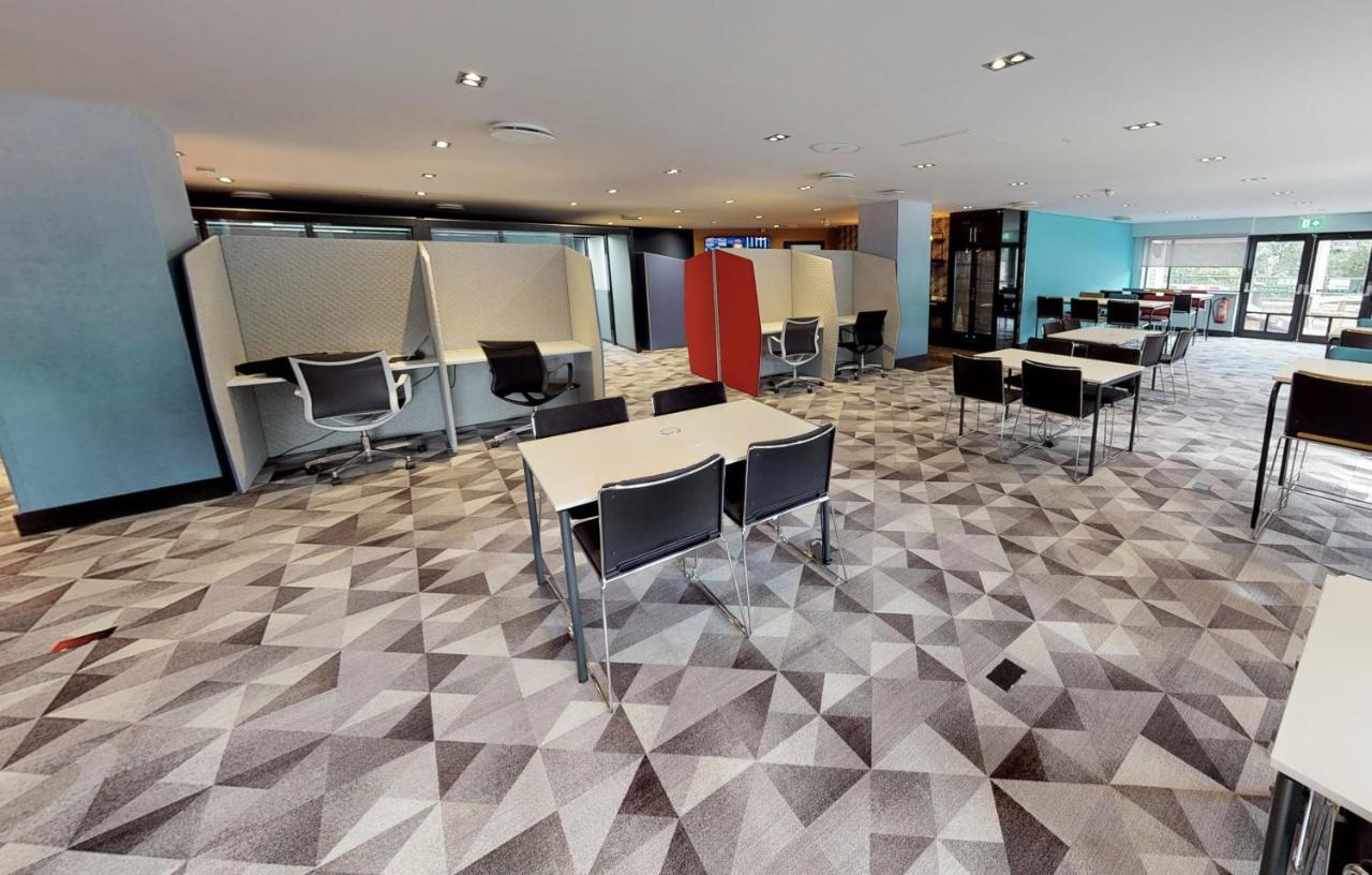 Village Hotel Leeds North מראה חיצוני תמונה